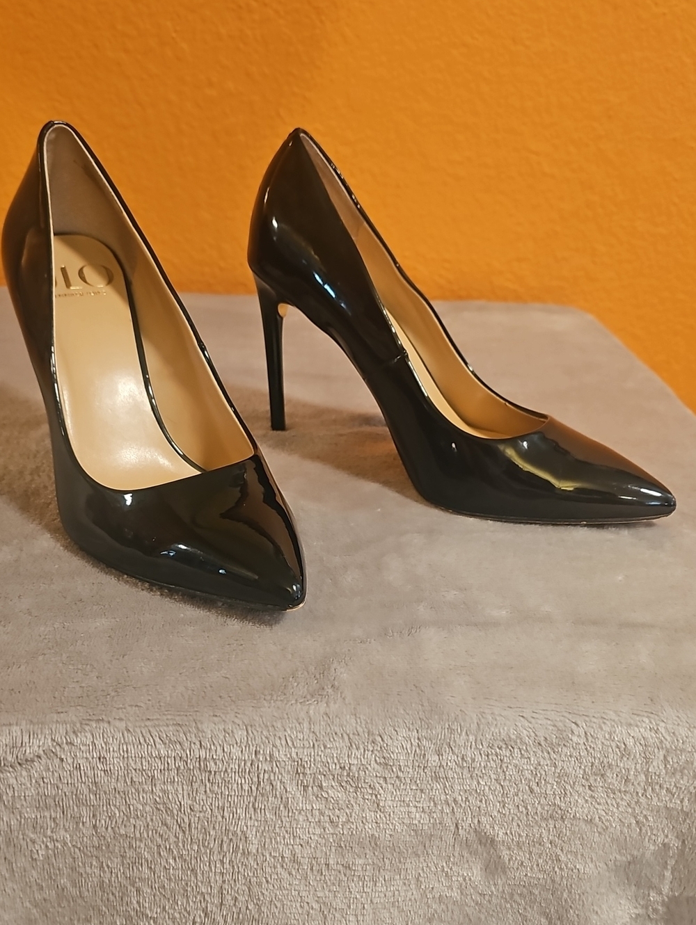 Jennifer Lopez Black Patent Pointed Toe Stiletto Heels